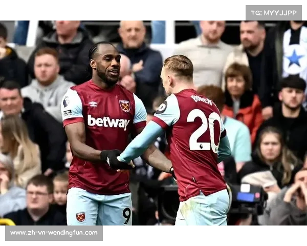 利兹联小股东小南斯激情发声:球迷才是重返英超的真正英雄! 利兹联小股东小南斯激情发声:球迷才是重返英超的真正英雄!