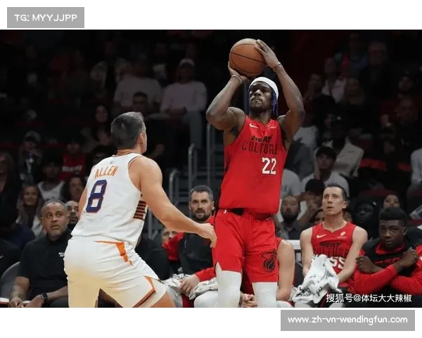 巴特勒突破东契奇防守完成精彩上篮助攻球队反超比分 巴特勒突破东契奇防守完成精彩上篮助攻球队反超比分